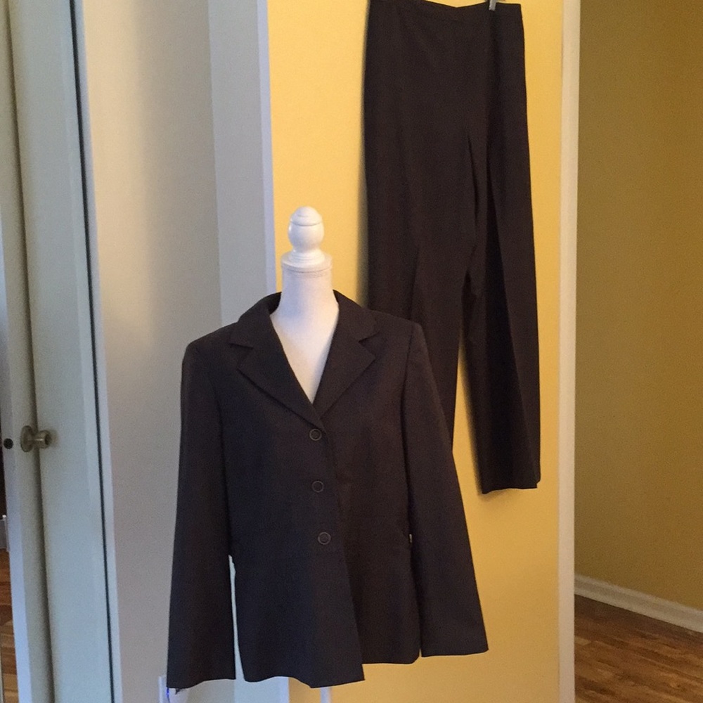 Kasper Suit